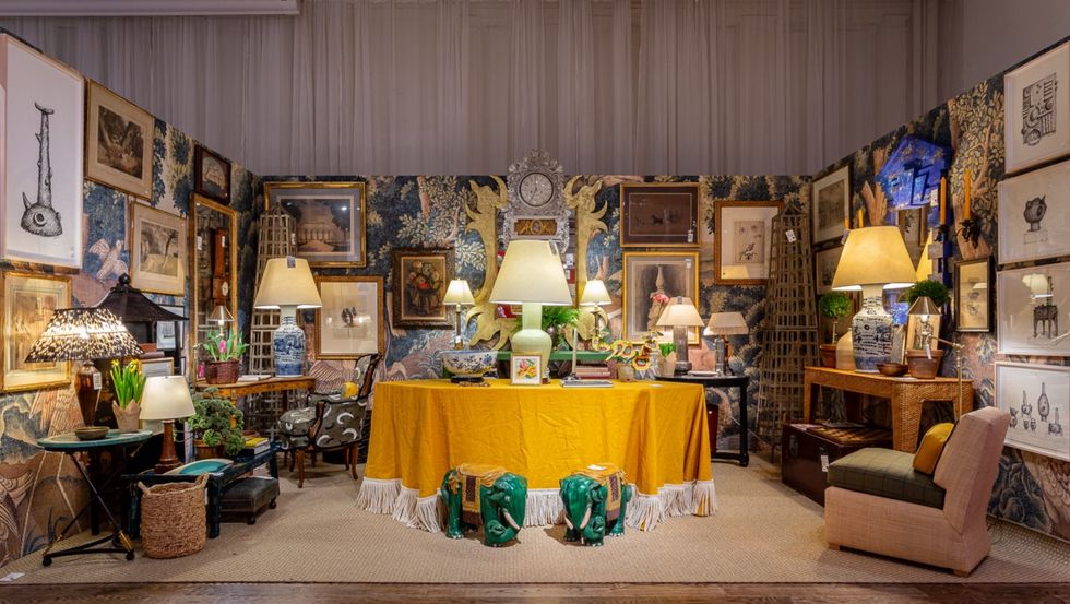 Three Things Interior Designers ALWAYS Buy at the Thrift Store