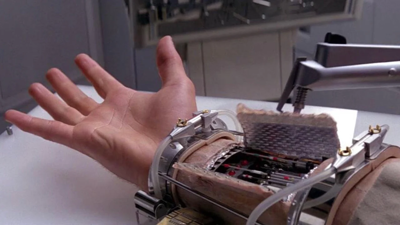 Star Wars: Episode V - The Empire Strikes Back, luke skywalkers bionic arm