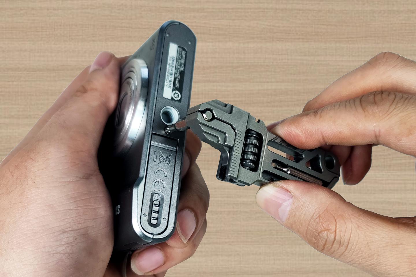 Titanium gadget throws a monkey wrench into the world of mini multitools