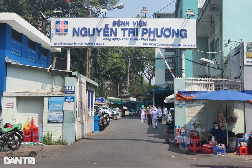 TPHCM: Cấp cứu chiến sĩ công an, dân quân bị đâm nguy kịch - 1