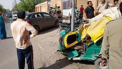 Jodhpur News: A woman car driver collided with an auto parked on the road, auto driver had gone to drink tea