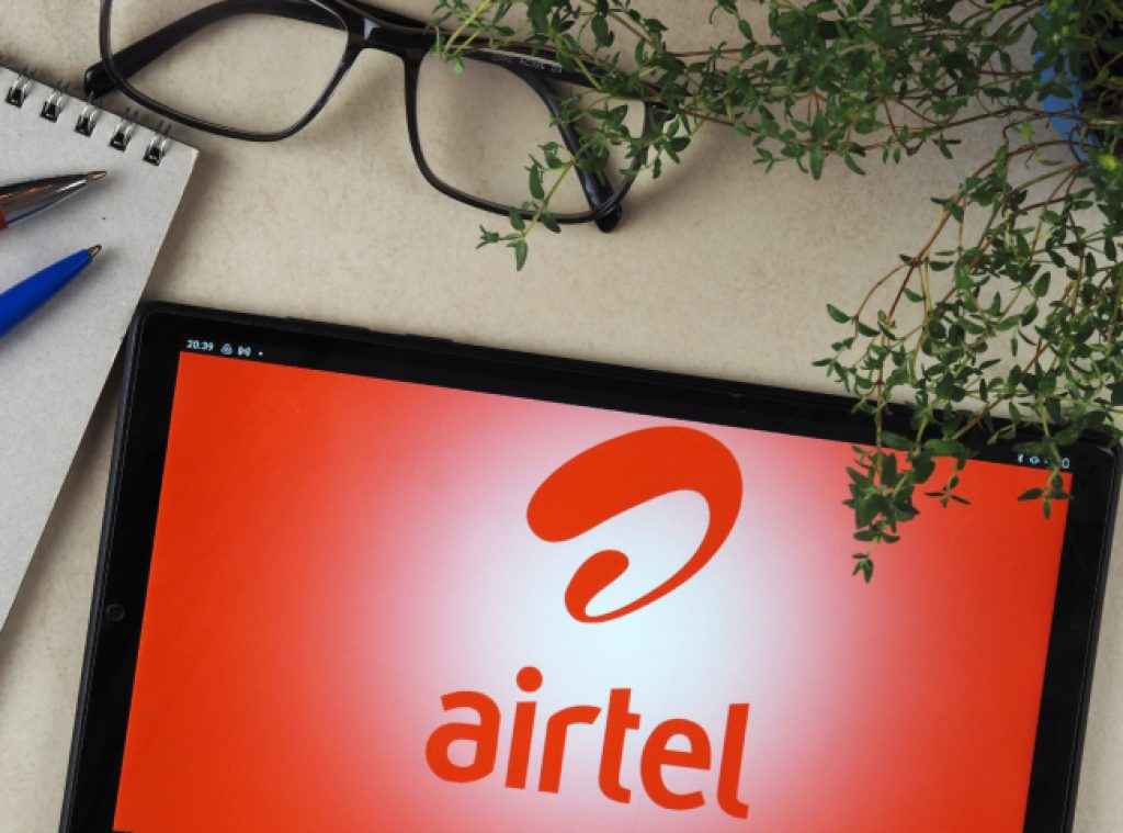 मनोरंजन का धमाका! Airtel के इस प्लान के सामने Jio भी फेल, 1000 रुपए से कम में ब्रॉडबैंड, DHT, OTT सबकुछ