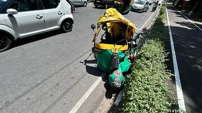 Auto and car met with accident in Chandigarh