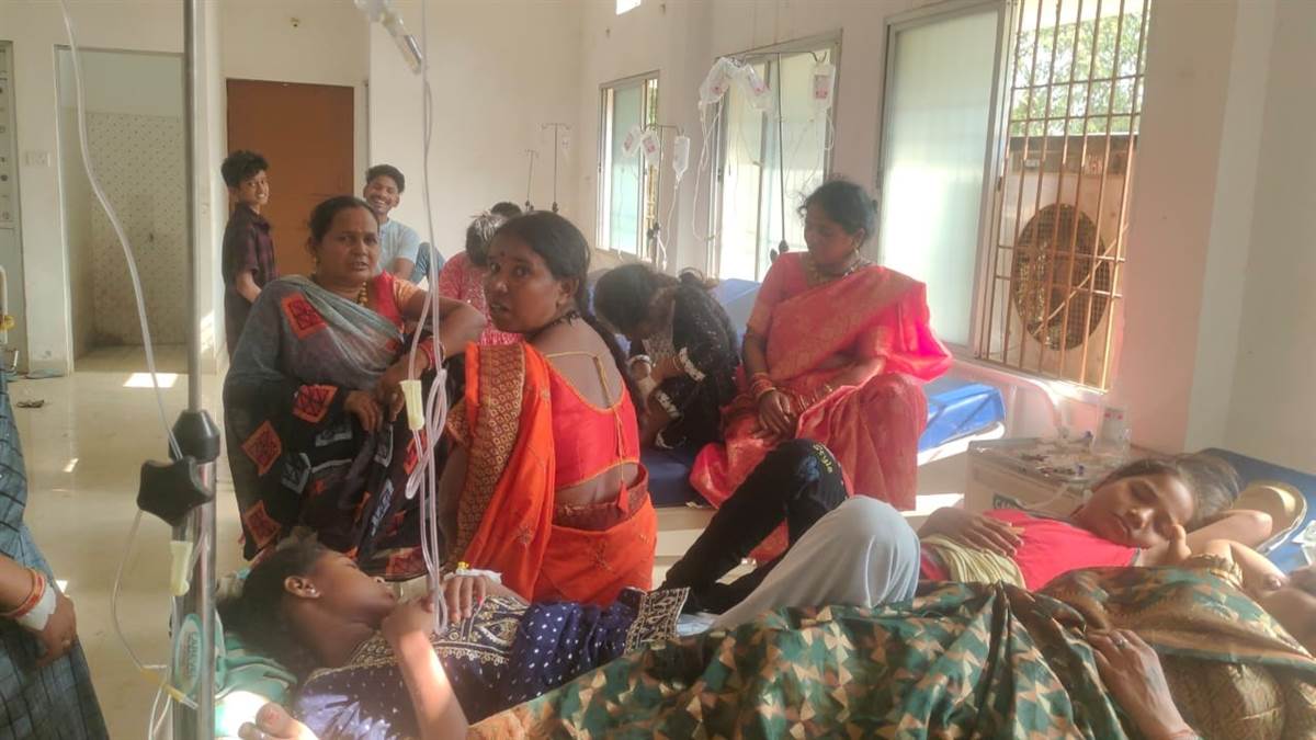 Food Poisoning in Janjgir Champa: प्रसाद खाकर सौ से अधिक लोगों की बिगड़ी तबीयत