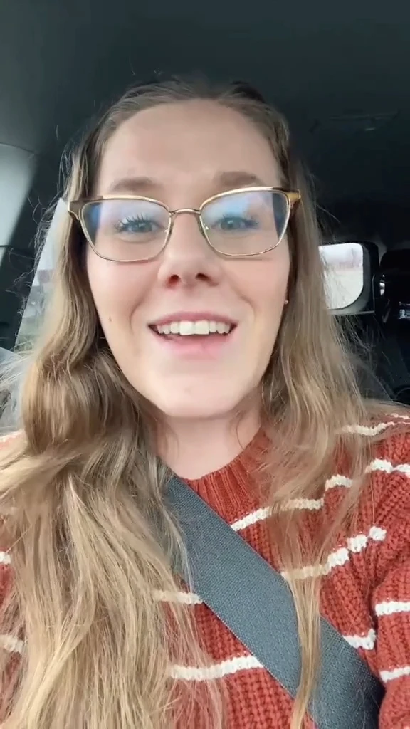 Lyndsay went viral on TikTok after revealing how to make a spring flower box