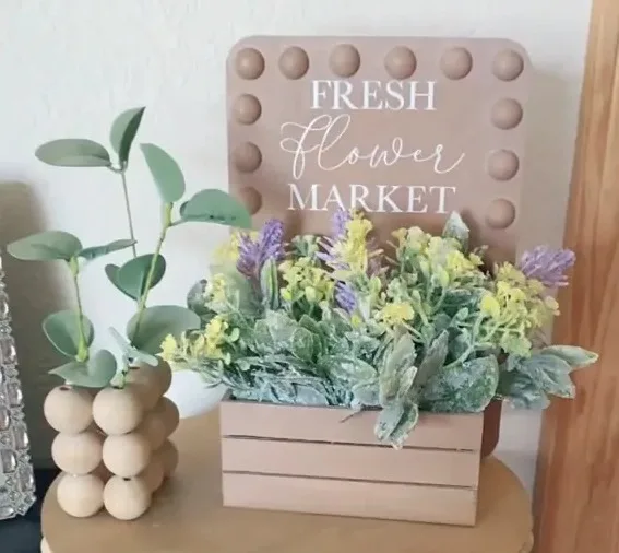 Lyndsay used a cutting board and crate from Dollar Tree for the DIY project