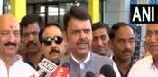 रायबरेली कांग्रेस उम्‍मीदवार पर देवेंद्र फडणवीस ने कसा तंज- राहुल गांधी प्रवासी हैं, वे जगह बदलते रहते हैं 