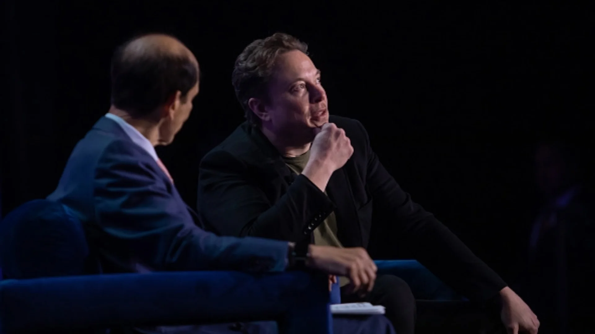 Elon Musk Says “Don’t Make AI Lie” But Should Artificial Intelligence Be Politically Correct?