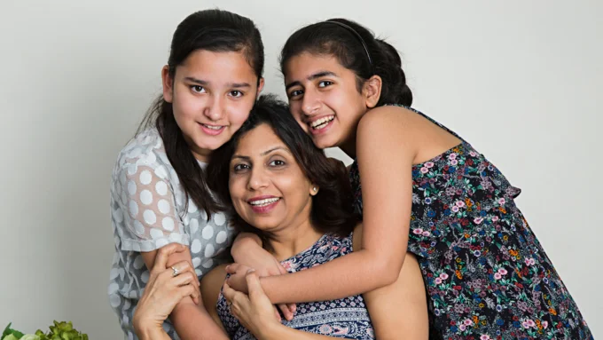 गलतियों पर डालती है पर्दा गलतियों पर डालती है पर्दा