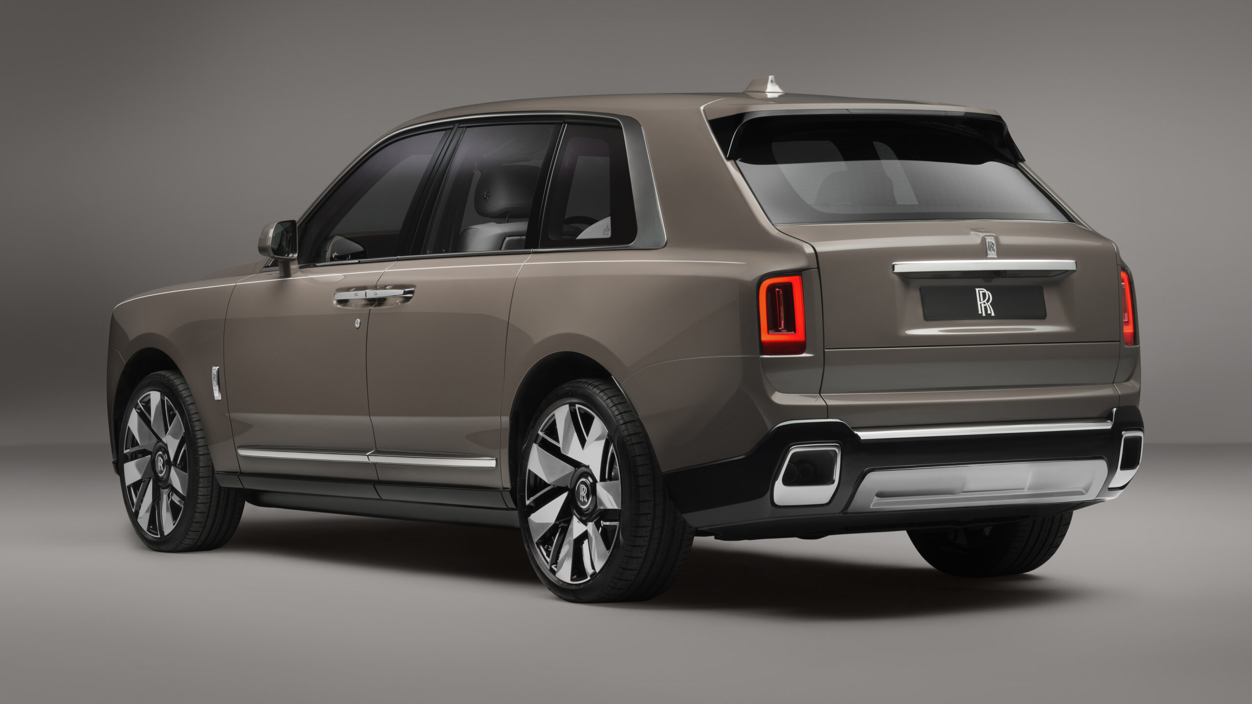 Rolls Royce ने पेश की Cullinan की Series 2, खूबियां हैरान करने वाली