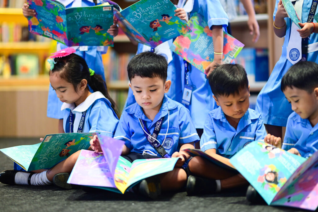 SM’s Book Nook strengthens Filipinos’ love for literature in celebration of National Literature Month