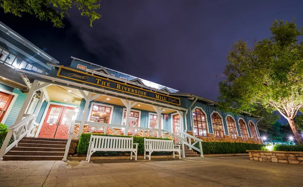 riverside-mill-port-orleans-food-court-025