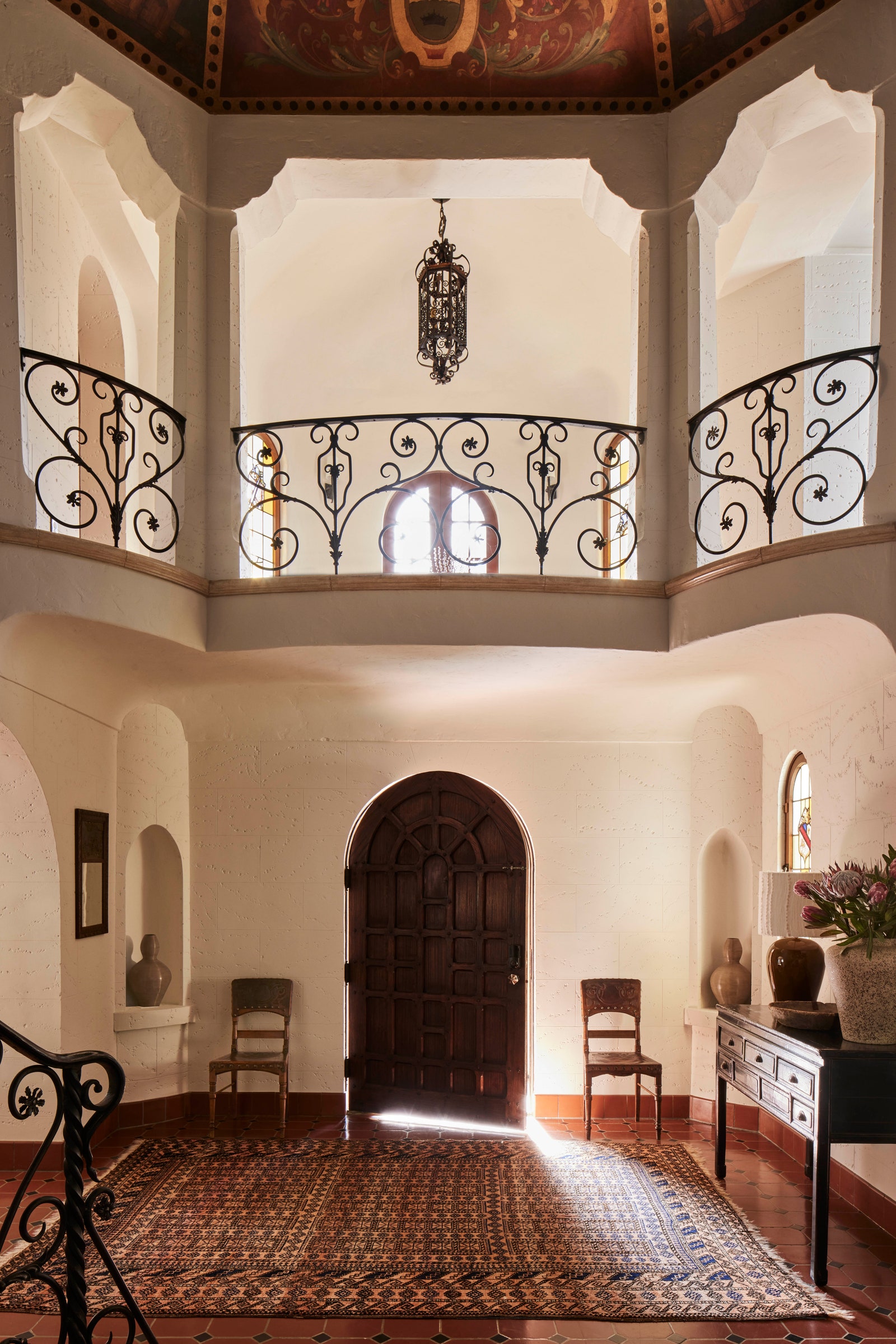 Inside ‘The O.C.’ Creator Josh Schwartz’s Inviting 1920s Spanish-Style Home