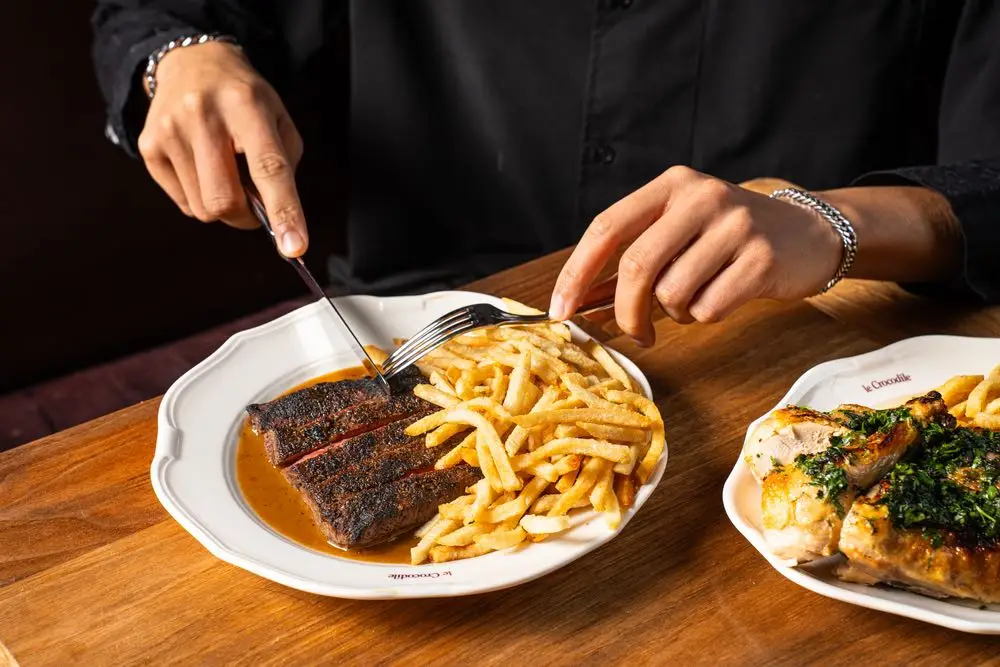 Le Crocodile steak and fries