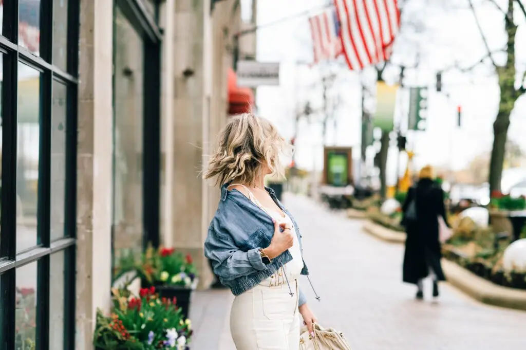 We're looking forward to ALL the Memorial Day sales. Some retailers we're checking out for fashion deals? Saks, Gap, Nordstrom & more.