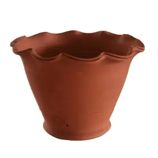 Sarah Raven Terracotta Scalloped Pot