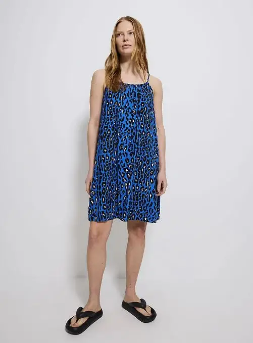 Fashion fans are snapping up the ‘beautiful’ lightweight dress
