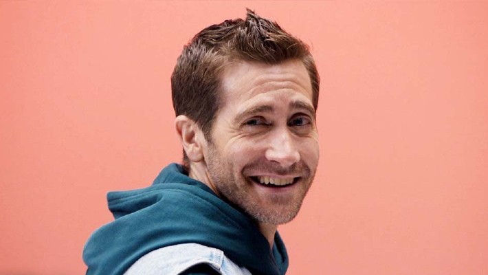 Jake Gyllenhaal And The SNL Cast Learn The Truth About Fast Fashion In An ‘SNL’ Sketch