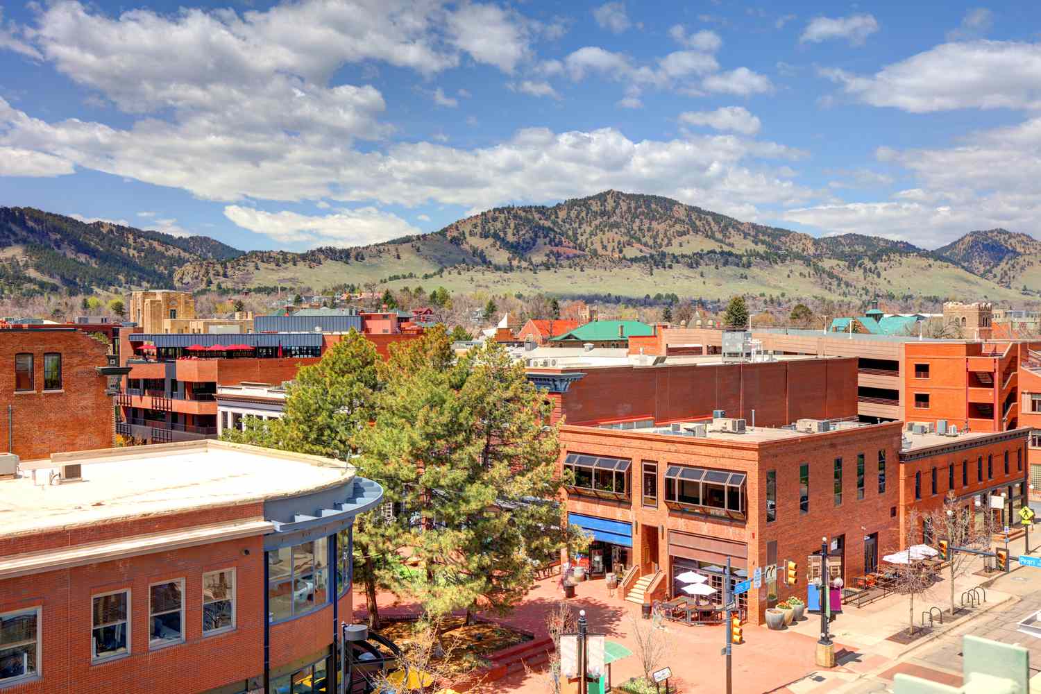9 Best Places to Live in the Western U.S., According to Real Estate Experts