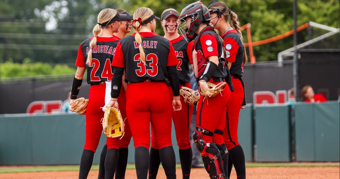 Georgia softball rallies in dramatic fashion, keeps season alive