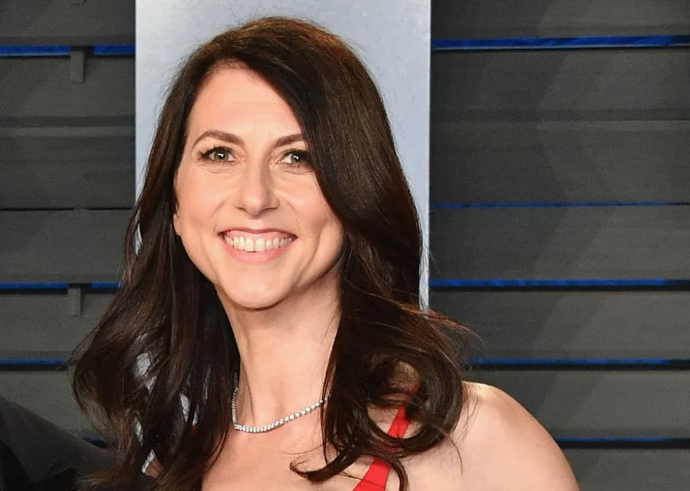 MacKenzie Scott attends the 2018 Vanity Fair Oscar Party hosted by Radhika Jones at Wallis Annenberg Center for the Performing Arts on March 4, 2018 in Beverly Hills, California. MacKenzie Scott attends the 2018 Vanity Fair Oscar Party hosted by Radhika Jones at Wallis Annenberg Center for the Performing Arts on March 4, 2018 in Beverly Hills, California.