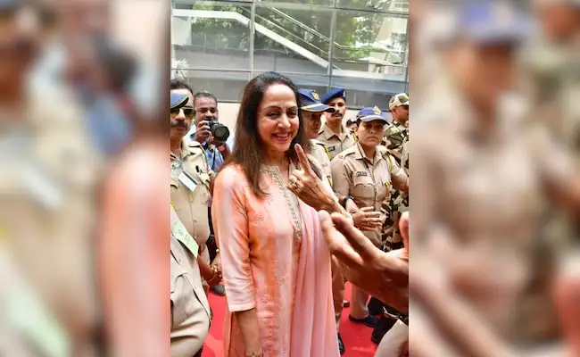From Suniel Shetty To Hema Malini, Bollywood Celebrities Cast Their Vote In Mumbai