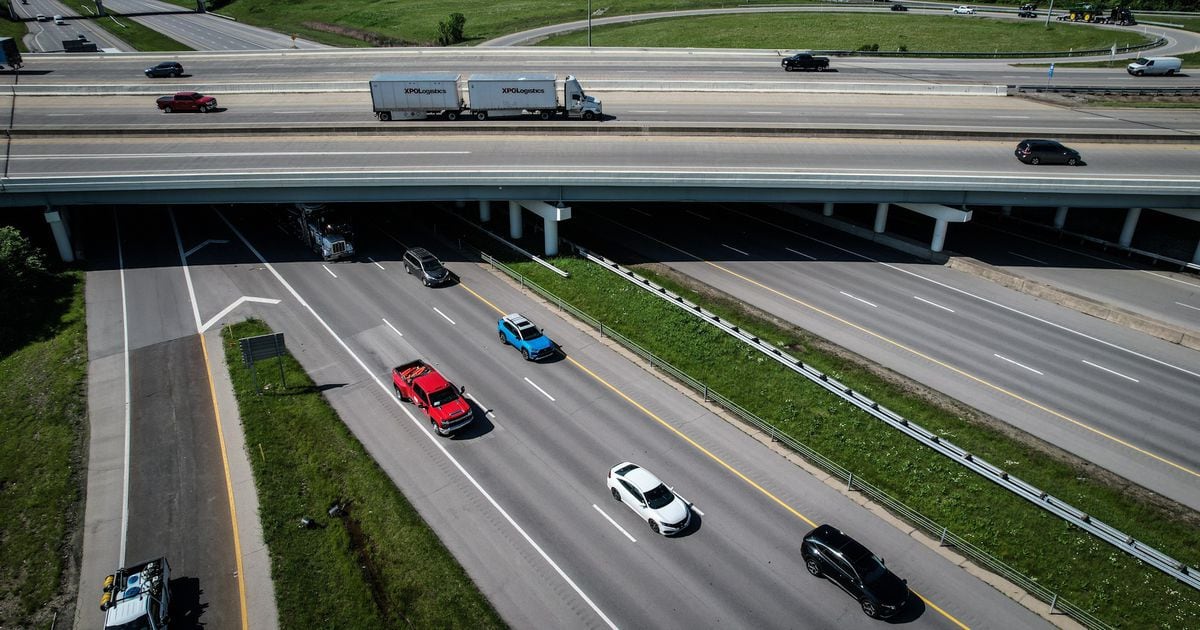 Crowded roadways, airways expected as Memorial Day travel begins