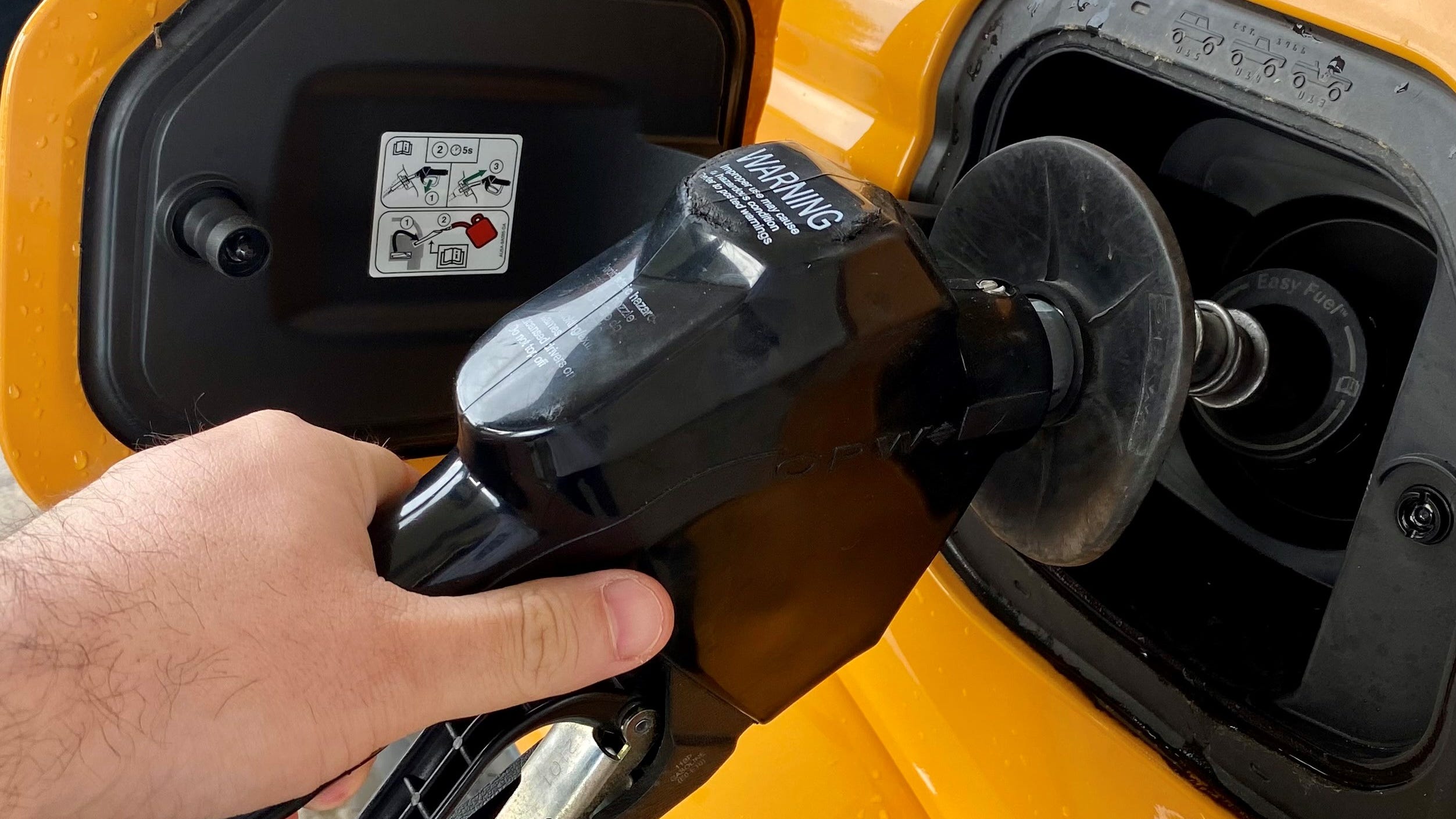 Michigan gas prices drop ahead of Memorial Day weekend travel