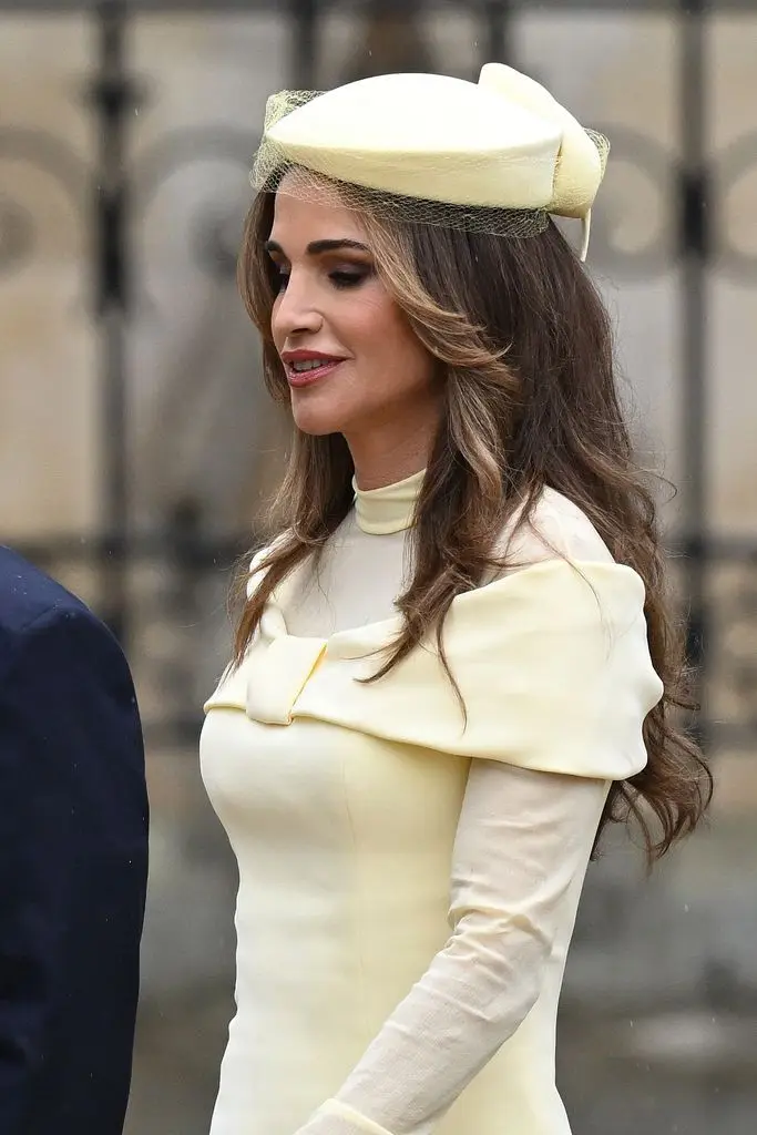  Queen Rania of Jordan wearing yellow