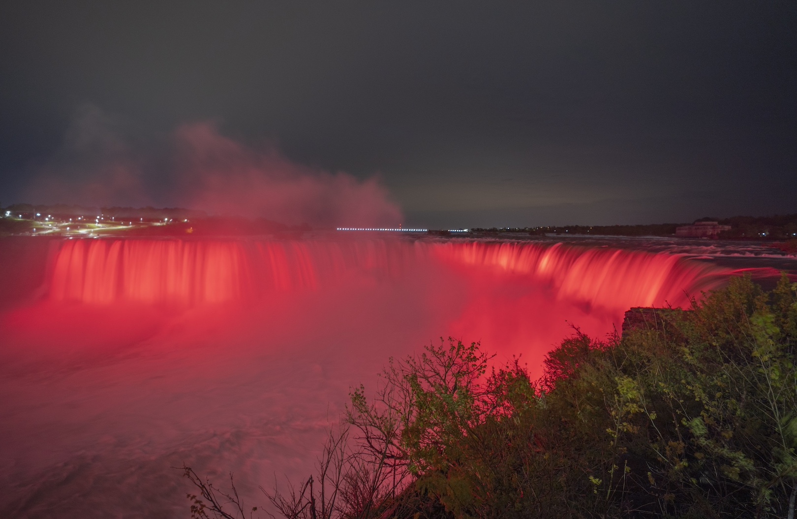 Niagara Falls to illuminate in red for National Travel and Tourism Week