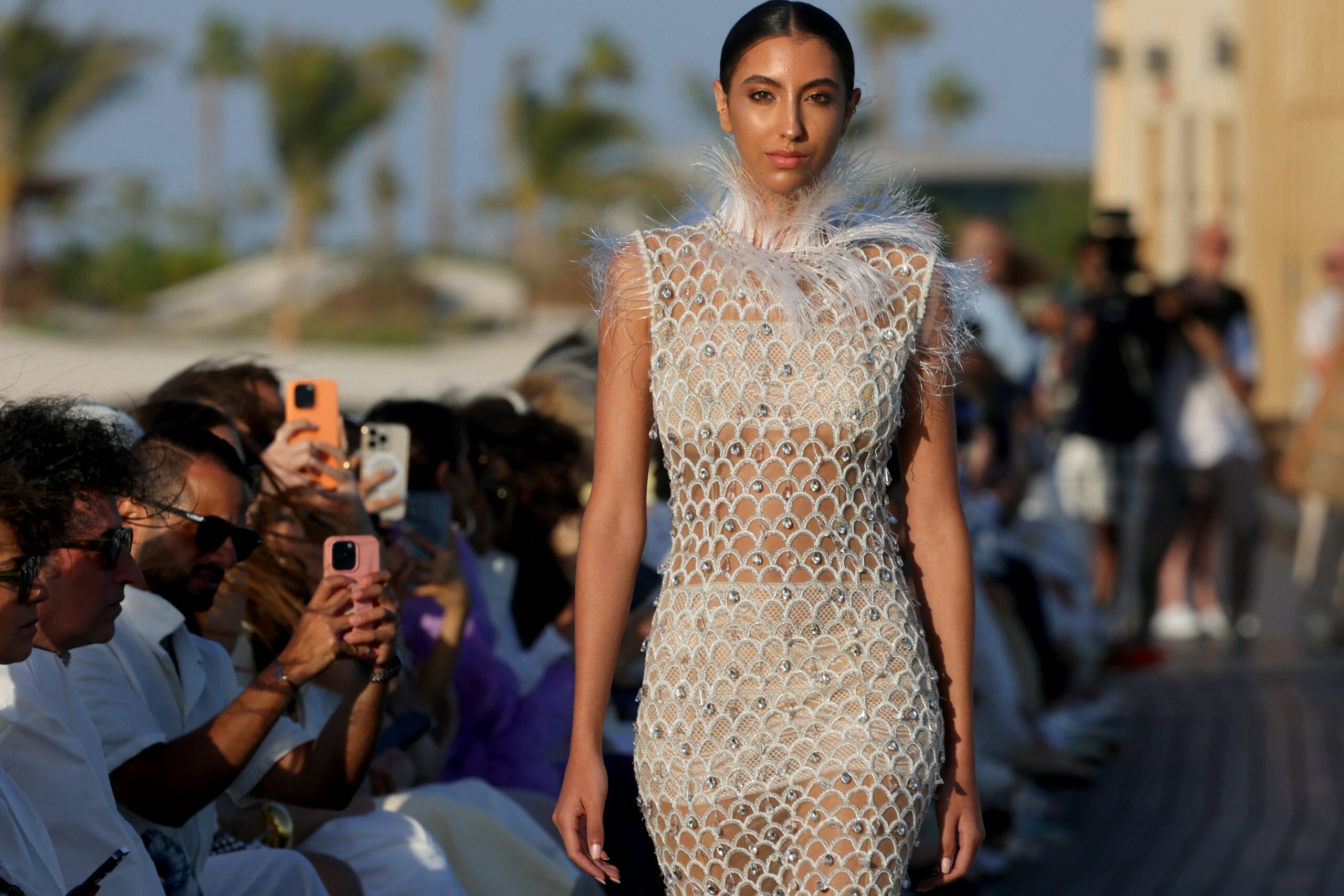 Saudi Arabia holds first-ever swimwear fashion show, Chinese netizens react