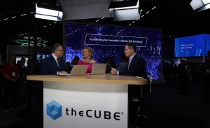 CEO Michael Dell talks with theCUBE about AI innovaton.