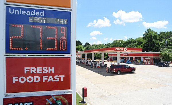 Gas prices fall as summer travel season approaches for Chattanooga