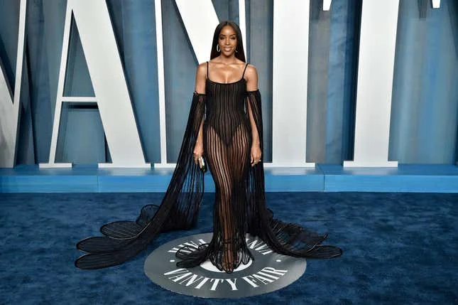 BEVERLY HILLS, CALIFORNIA - MARCH 27: Kelly Rowland attends the 2022 Vanity Fair Oscar Party hosted by Radhika Jones at Wallis Annenberg Center for the Performing Arts on March 27, 2022 in Beverly Hills, California. (Photo by Lionel Hahn/Getty Images)