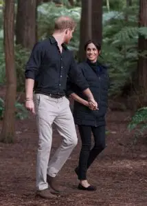 ROTORUA, NEW ZEALAND - OCTOBER 31:  (UK OUT FOR 28 DAYS) Prince Harry, Duke of Sussex and Meghan, Duchess of Sussex visit Redwoods Tree Walk on October 31, 2018 in Rotorua, New Zealand. The Duke and Duchess of Sussex are on their official 16-day Autumn tour visiting cities in Australia, Fiji, Tonga and New Zealand.  (Photo by Pool/Samir Hussein/WireImage)