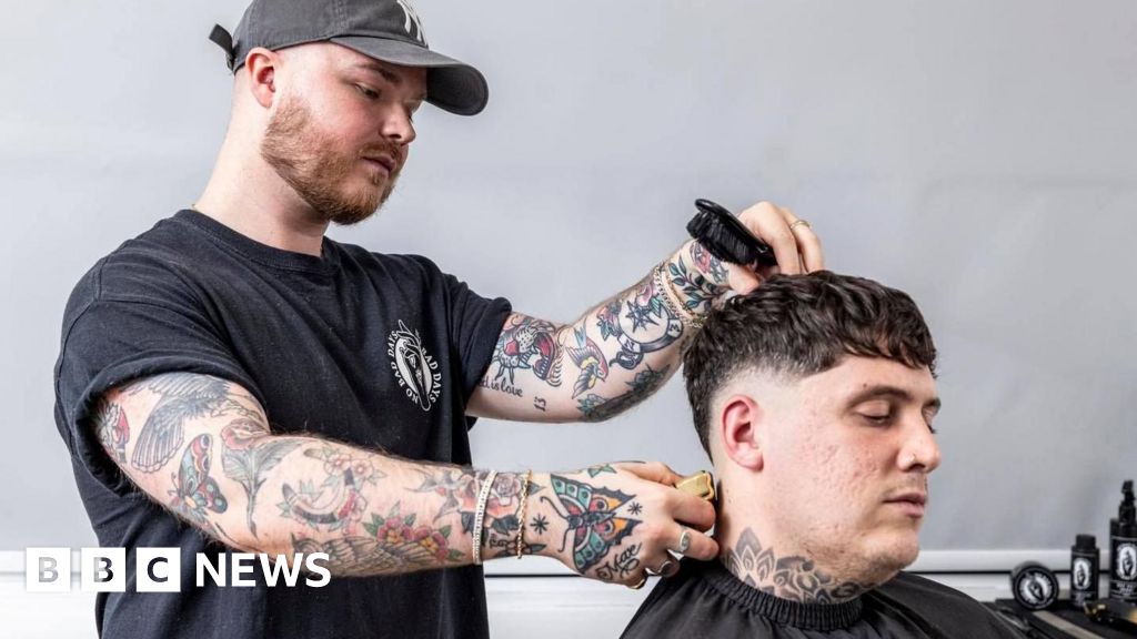Mental health: Chatham barber training others to spot issues