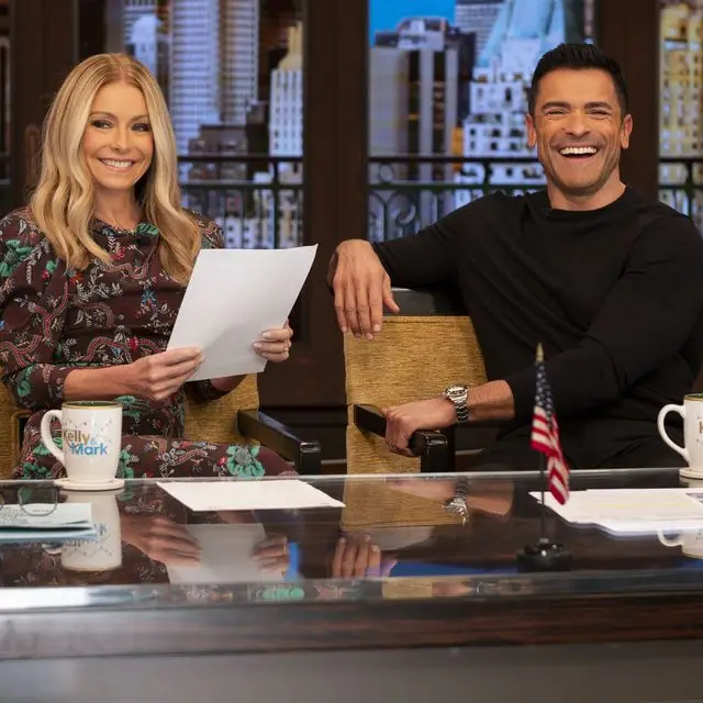 kelly ripa mark consuelos live name change twitter