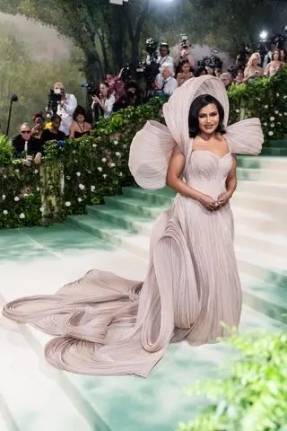 met gala Mindy kaling