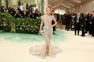 met gala jennifer lopez