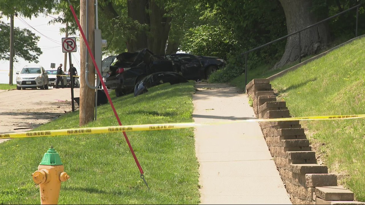 2 more teens die from injuries in stolen car crash in Des Moines