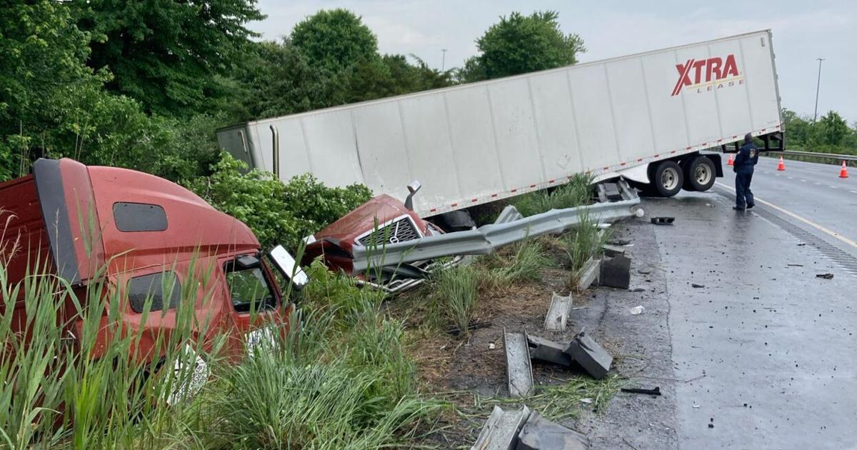 Jackknifed truck causes I-295 travel delays