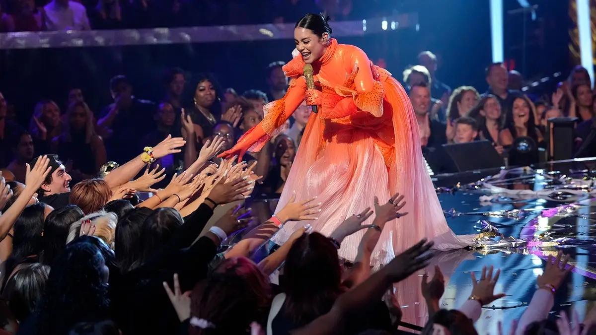 Vanessa Hudgens singing to fans on The Masked Singer