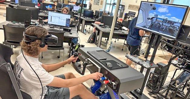 Pickens County Career and Technology Center gets VR flight simulator