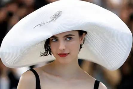 Young woman in oversized hat