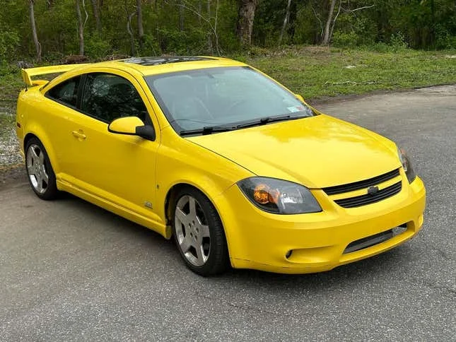 Image for article titled Toyota MR2, Volkswagen-Engine Trike, Chevy Malibu Stock Car: The Dopest Cars I Found For Sale Online