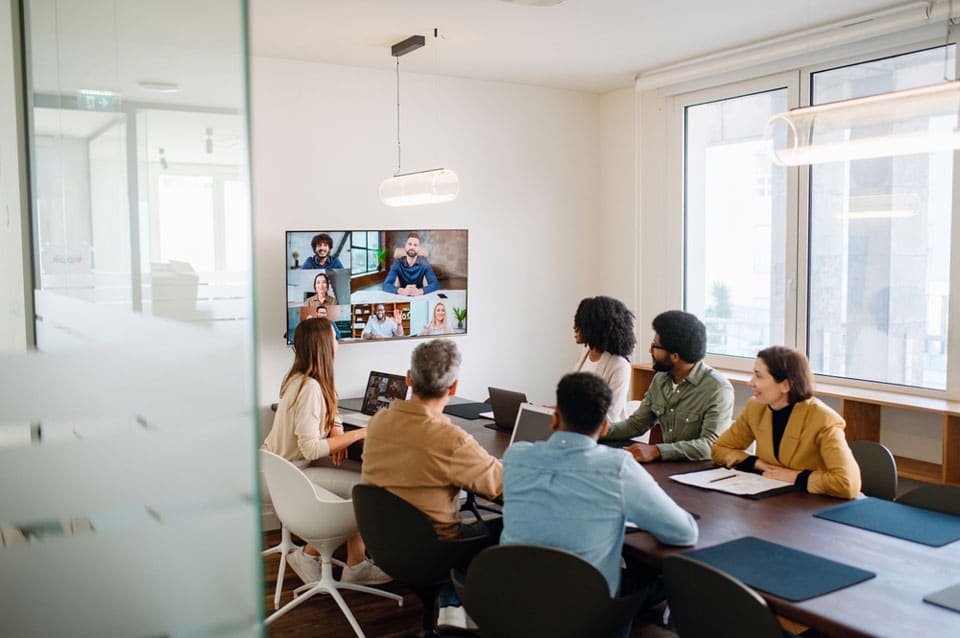 3 Ways Technology Empowers the Hybrid Work Revolution 