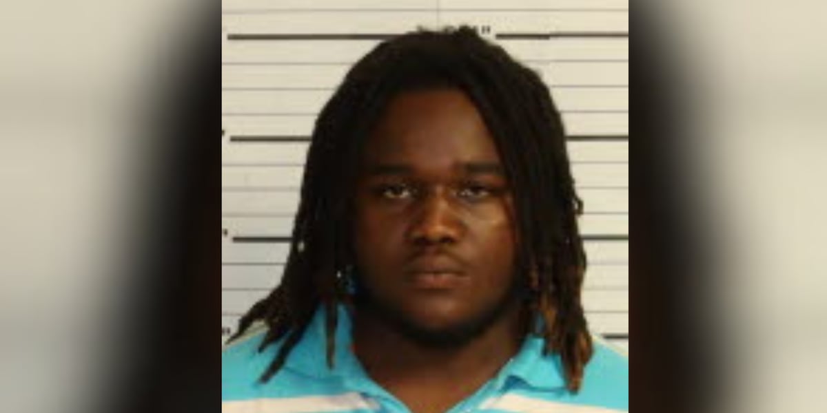 Teen arrested in connection to pastor shooting during car robbery, police say