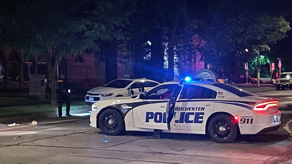 Rochester man ejected from car in East Avenue crash, driver flees scene