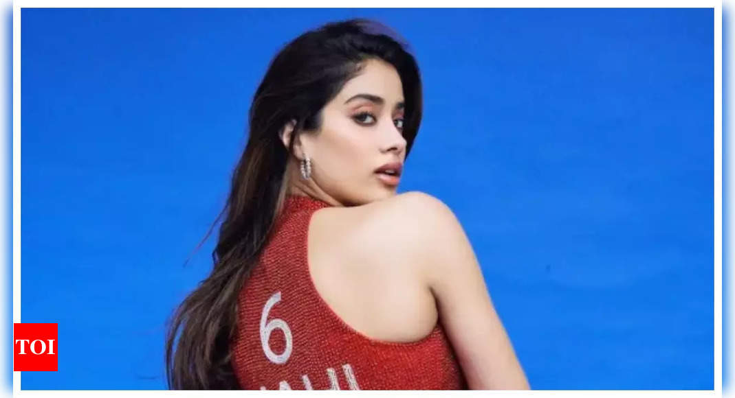 Janhvi Kapoor sheds light on paparazzi culture: There’s a celebrity ration card | Hindi Movie News