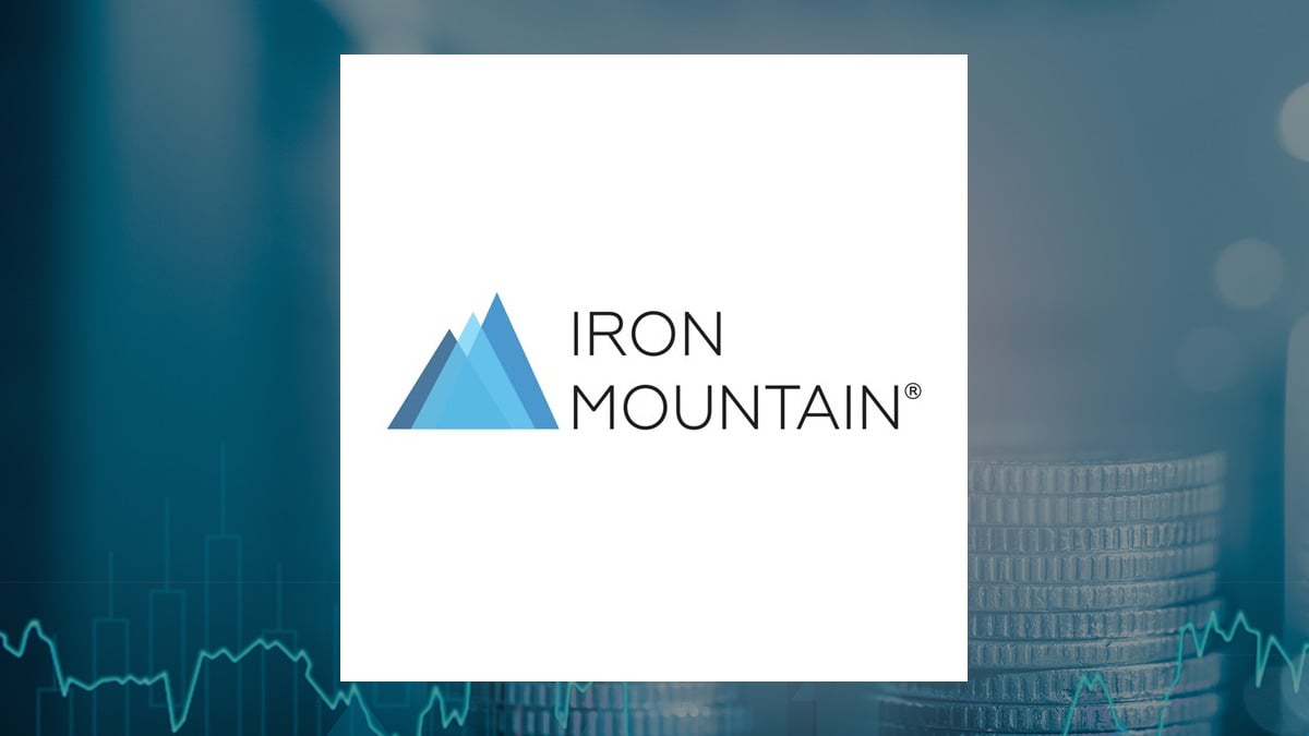 Dynamic Technology Lab Private Ltd Has $520,000 Stake in Iron Mountain Incorporated (NYSE:IRM)